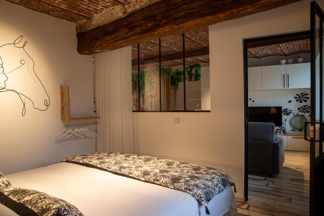 Le Relais De La Posterie Guest House Жамблу Екстериор снимка