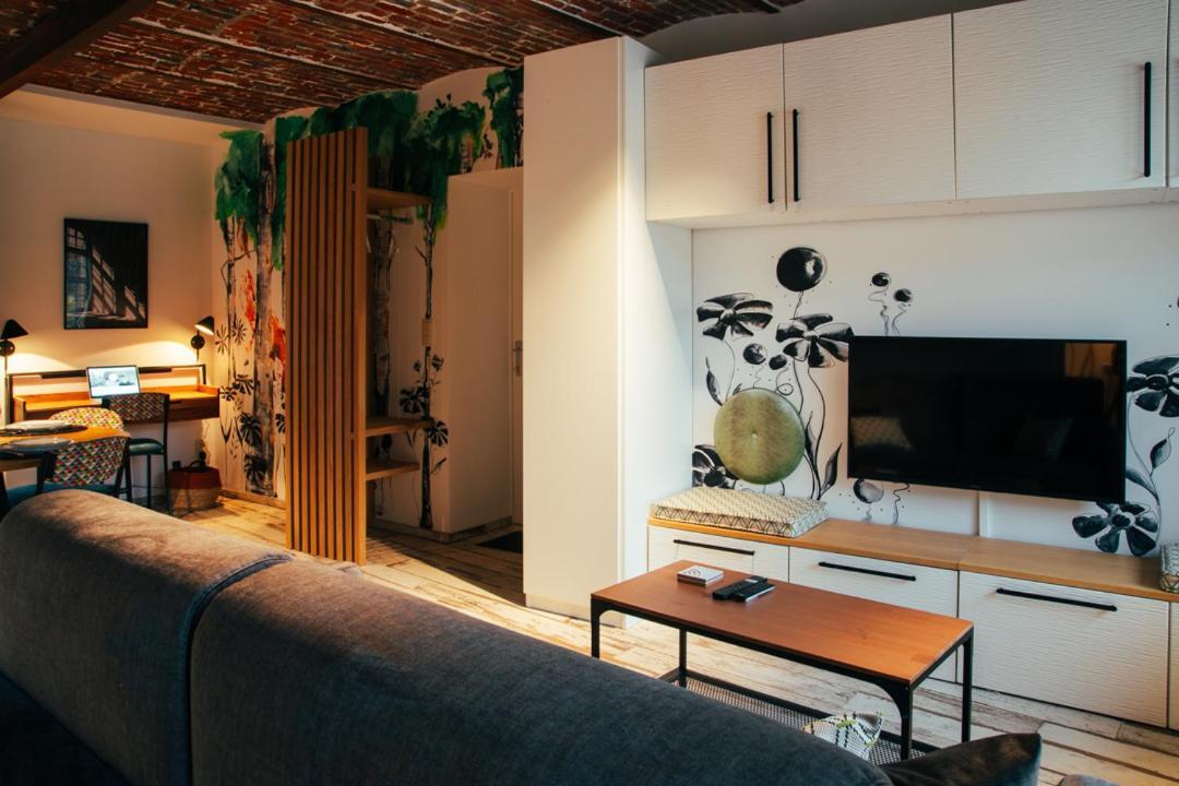 Le Relais De La Posterie Guest House Жамблу Екстериор снимка