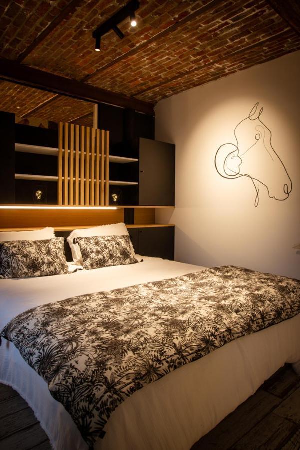 Le Relais De La Posterie Guest House Жамблу Екстериор снимка