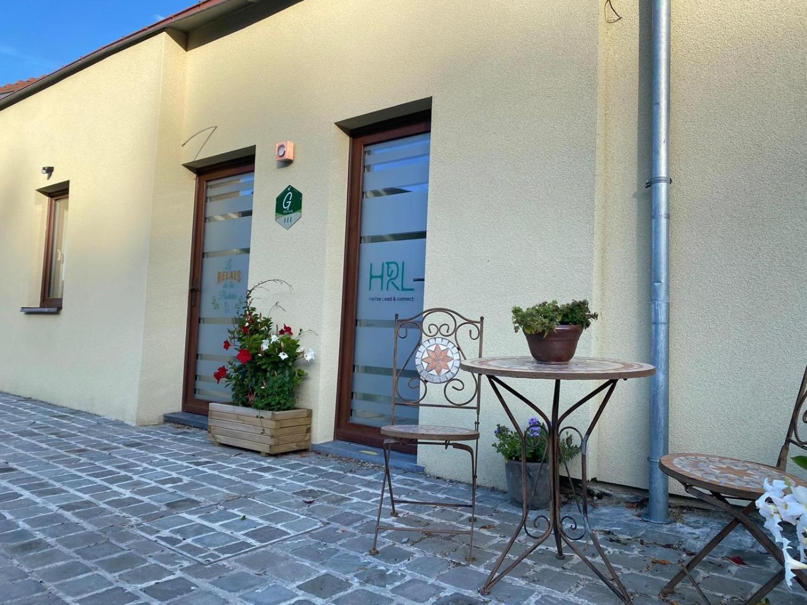 Le Relais De La Posterie Guest House Жамблу Екстериор снимка